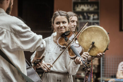 Spektakl teatralny z muzyką na żywo - Dawne zabawki ludowe - S  Foto: lepszyPOZNAN.pl/Ewelina Jaśkowiak