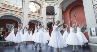 Tańczymy w dobrym towarzystwie - pokaz baletowy uczniów Szkoł  Foto: lepszyPOZNAN.pl/Ewelina Jaśkowiak