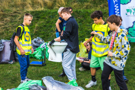 Sprzątanie Warty  Foto: Fundacja Nasza Ziemia