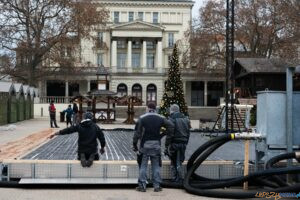 Budowa lodowiska na placu Wolności  Foto: materiały prasowe / UMP