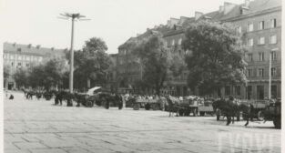 Plac Wielkopolski lata 60.te Foto: Franciszek Maćkowiak / Cyryl Plac Wielkopolski lata 60.te Foto: Franciszek Maćkowiak / Cyryl