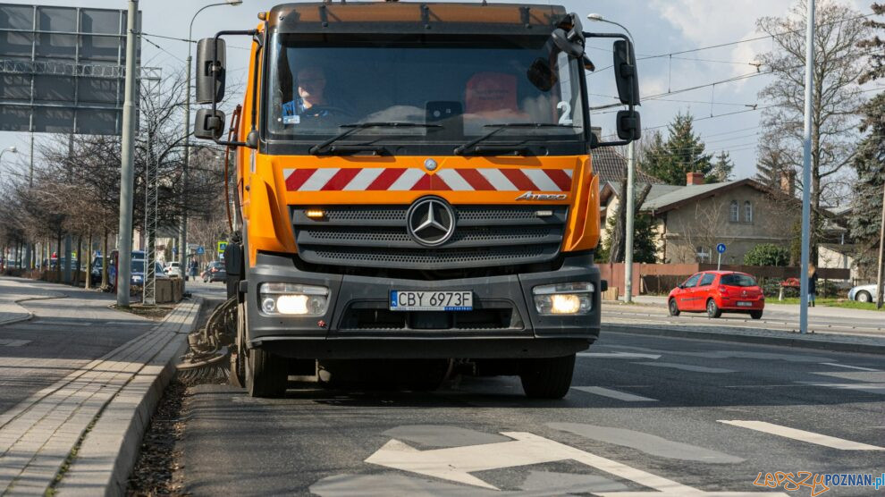 Sprzątanie ulic  Foto: materiały prasowe / UMP