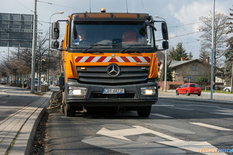 Sprzątanie ulic  Foto: materiały prasowe / UMP