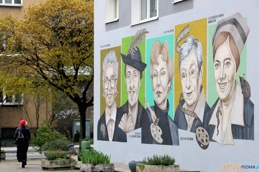 kobiecy mural na jezycach  Foto: materiały prasowe