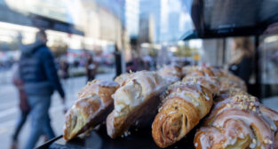 Imieniny Ulicy Święty Marcin 2023, rogale świętomarcińskie Foto: lepszyPOZNAN.pl/Piotr Rychter Imieniny Ulicy Święty Marcin 2023, rogale świętomarcińskie Foto: lepszyPOZNAN.pl/Piotr Rychter