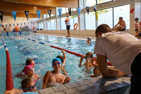 Półkolonie POSiR basen pływalnia Chwiałka  Foto: POSiR / materiały prasowe