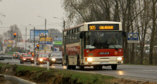 Jelcz L120 Obornicka Suchy Las. Linia 905 była jedną z najdłuższych linii podmiejskich o czasie przejazdu liczącym ponad godzinę i trasie długości ok. 29 km J.Podolak 8 listopada 2008r.  Foto: J. Podolak / ZTM
