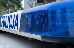 Kradzież elementów infrastruktury przystankowej. Poznańscy policjanci poszukują sprawców Foto: materiały prasowe / MPK Poznań Kradzież elementów infrastruktury przystankowej. Poznańscy policjanci poszukują sprawców Foto: materiały prasowe / MPK Poznań