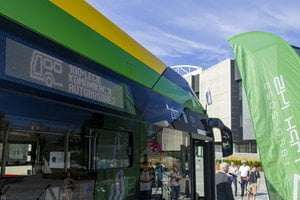 Wielka parada autobusów na 100-lecie Komunikacji Autobusowej w Poznaniu  Foto: materiały prasowe / MPK Poznań