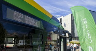 Wielka parada autobusów na 100-lecie Komunikacji Autobusowej w Poznaniu  Foto: materiały prasowe / MPK Poznań
