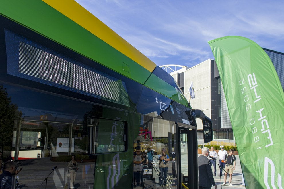 Wielka parada autobusów na 100-lecie Komunikacji Autobusowej w Poznaniu  Foto: materiały prasowe / MPK Poznań