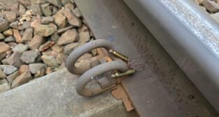 naboje karabinowe tzw. ślepe na remontowanych torach  Foto: Wielkopolska Policja