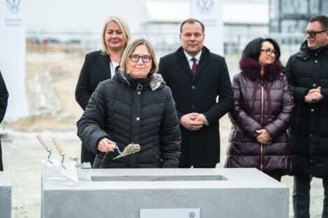 Fabryka Volkswagen Poznań we Wrześni: Wmurowano kamień węgielny pod nowe hale Foto: K. Kubiak Fabryka Volkswagen Poznań we Wrześni: Wmurowano kamień węgielny pod nowe hale Foto: K. Kubiak