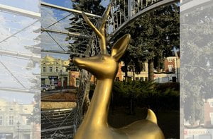 Zniszczona dekoracja świąteczna Foto: UM Swarzędz Zniszczona dekoracja świąteczna Foto: UM Swarzędz