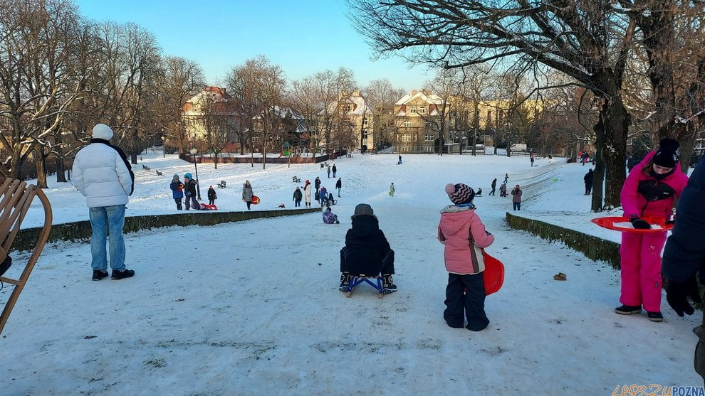 Sanki Teatralka zima Foto: Michał Kondella / ROSM Sanki Teatralka zima Foto: Michał Kondella / ROSM