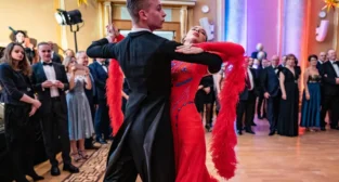 Jubileuszowy-Bal-Seledynowy-2023-17-1073x700 Foto: UEP materiały prasowe Jubileuszowy-Bal-Seledynowy-2023-17-1073x700 Foto: UEP materiały prasowe