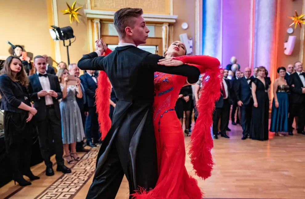 Jubileuszowy-Bal-Seledynowy-2023-17-1073x700 Foto: UEP materiały prasowe Jubileuszowy-Bal-Seledynowy-2023-17-1073x700 Foto: UEP materiały prasowe