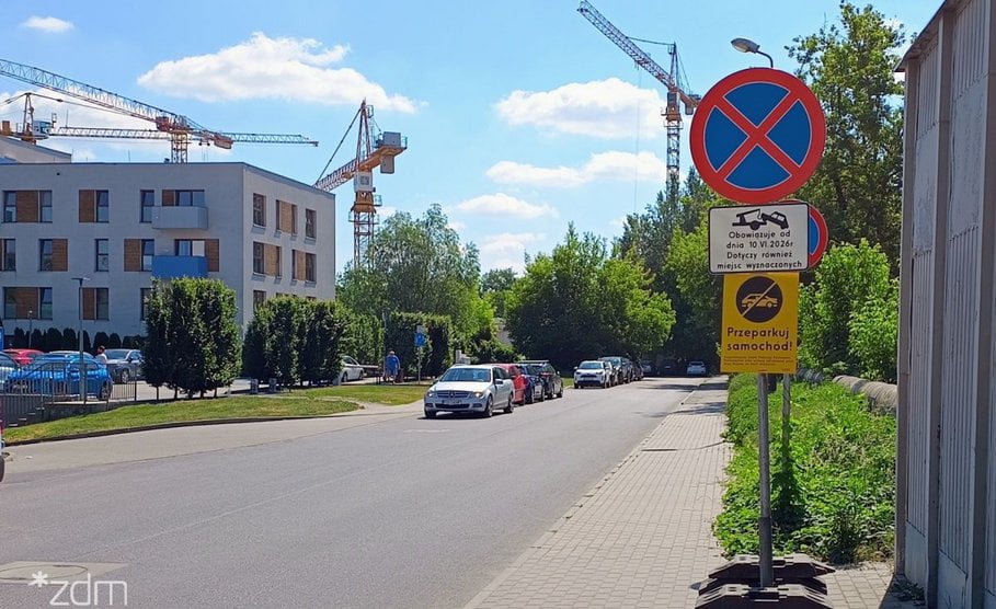 Prace na ulicach Wilkońskich, Nałkowskiej i Niemcewicza  Foto: Prace na ul. Nałkowskiej rozpoczną się 10 czerwca. Oznakowanie mówiące o konieczności przeparkowania