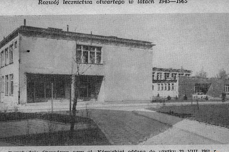 Kornicka przychodnia [Kronika Miasta Poznania 1967 nr 3 s. 29. Zegrze Historia i wsp  Foto: [Kronika Miasta Poznania 1967 nr 3 s. 29. Zegrze Historia i wsp