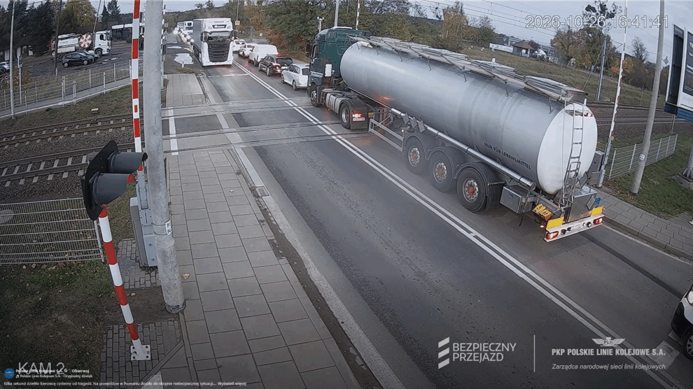 Cysterna na przejeździe kolejowym na Lutyckiej Foto: materiały prasowe PKP PLK Cysterna na przejeździe kolejowym na Lutyckiej Foto: materiały prasowe PKP PLK